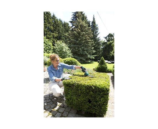 Кусторез Bosch ISIO, акумуляторний 3.6 V Li 1.5 Ач, ніж 12 см (0.600.833.108), изображение 2 Кусторез Bosch ISIO, акумуляторний 3.6 V Li 1.5 Ач, ніж 12 см (0.600.833.108), изображение 2