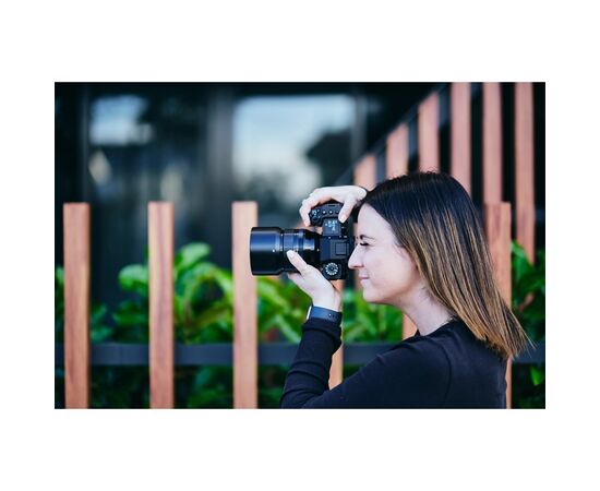 Объектив Fujifilm XF-56mm F1.2 R WR (16780028), изображение 2 Объектив Fujifilm XF-56mm F1.2 R WR (16780028), изображение 2