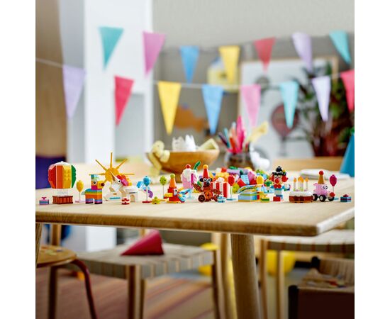 Конструктор LEGO Classic Творческая праздничная коробка 900 деталей (11029), изображение 7 Конструктор LEGO Classic Творческая праздничная коробка 900 деталей (11029), изображение 7