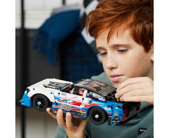 Конструктор LEGO Technic NASCAR Next Gen Chevrolet Camaro ZL1 672 детали (42153), изображение 6 Конструктор LEGO Technic NASCAR Next Gen Chevrolet Camaro ZL1 672 детали (42153), изображение 6