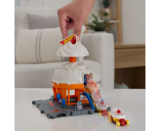 Автотрек Hot Wheels Приключения в магазине мороженого (HKX38), изображение 4 Автотрек Hot Wheels Приключения в магазине мороженого (HKX38), изображение 4