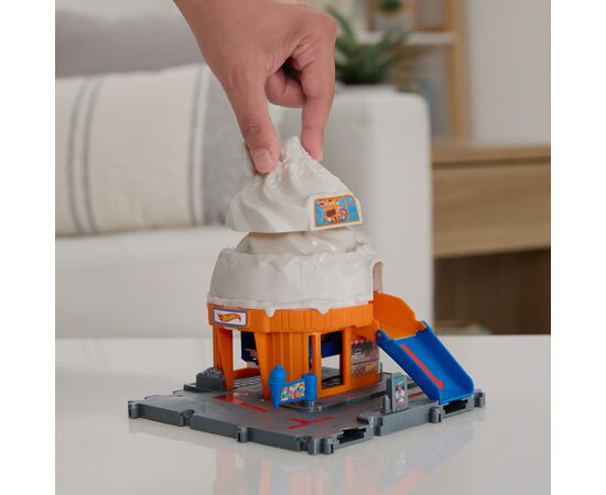 Автотрек Hot Wheels Приключения в магазине мороженого (HKX38), изображение 5 Автотрек Hot Wheels Приключения в магазине мороженого (HKX38), изображение 5
