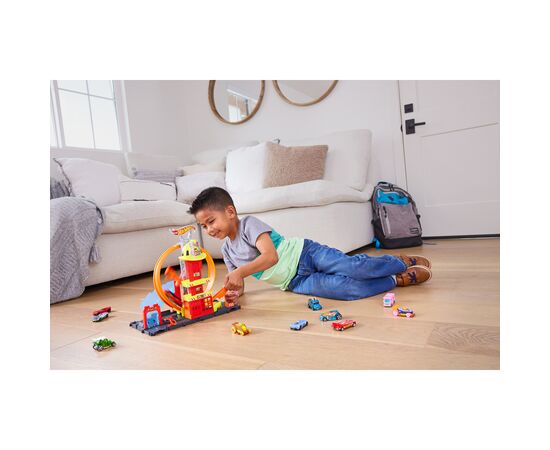 Автотрек Hot Wheels Супер петля с пожарной станцией (HKX41), изображение 5 Автотрек Hot Wheels Супер петля с пожарной станцией (HKX41), изображение 5