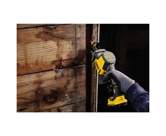 Сабельная пила DeWALT 10.8/12В XR Li-lon, бесщёточная, 2 АКБ, ЗУ, кейс TSTAK (DCS312D2), изображение 6 Сабельная пила DeWALT 10.8/12В XR Li-lon, бесщёточная, 2 АКБ, ЗУ, кейс TSTAK (DCS312D2), изображение 6