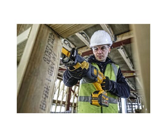 Сабельная пила DeWALT 54В XR FLEXVOLT Li-lon 2 Ач, 0 - 3000 ход/мин, 3.54 кг, кейс TSTAK (DCS389T2), изображение 6 Сабельная пила DeWALT 54В XR FLEXVOLT Li-lon 2 Ач, 0 - 3000 ход/мин, 3.54 кг, кейс TSTAK (DCS389T2), изображение 6