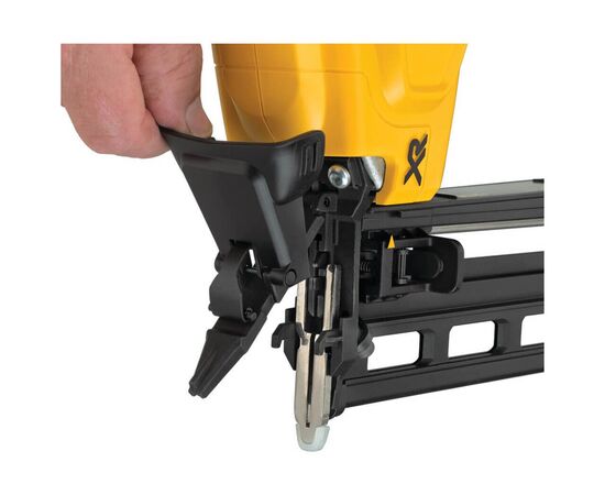 Гвоздезабиватель DeWALT 18В XR , диаметр/длина гвоздя 1.6/32-64мм (без АКБ и ЗУ) (DCN662N), изображение 3 Гвоздезабиватель DeWALT 18В XR , диаметр/длина гвоздя 1.6/32-64мм (без АКБ и ЗУ) (DCN662N), изображение 3