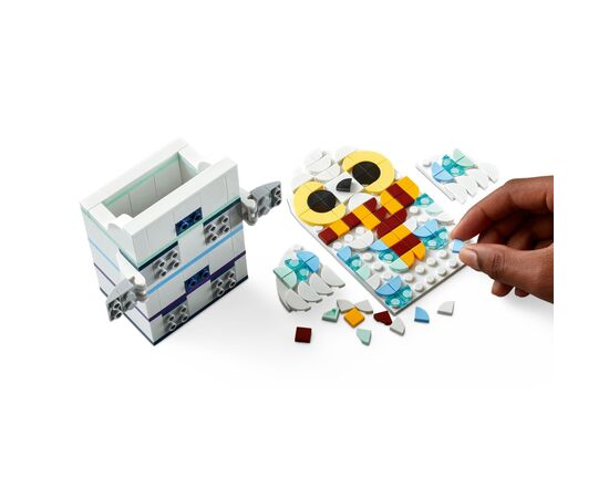 Конструктор LEGO DOTs Хедвига. Подставка для карандашей 518 деталей (41809), изображение 10 Конструктор LEGO DOTs Хедвига. Подставка для карандашей 518 деталей (41809), изображение 10