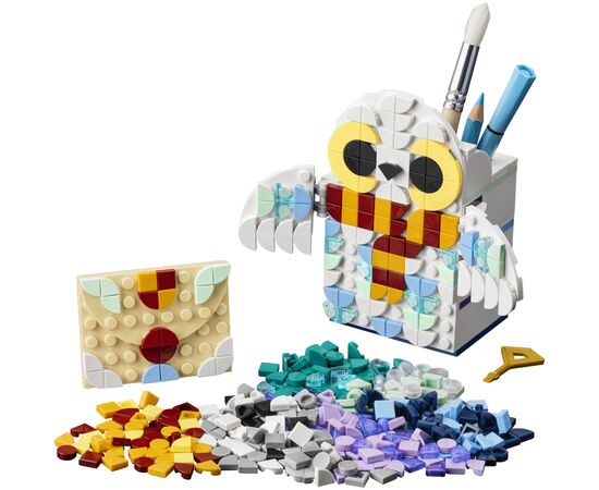 Конструктор LEGO DOTs Хедвига. Подставка для карандашей 518 деталей (41809), изображение 2 Конструктор LEGO DOTs Хедвига. Подставка для карандашей 518 деталей (41809), изображение 2