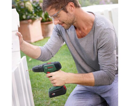 Шуруповерт Bosch UniversalDrill 18V, 2x1.5Ач, 40Нм, 440/1450 об/хв, ЗП, 1.2кг, кейс (0.603.9D4.002), зображення 2 Шуруповерт Bosch UniversalDrill 18V, 2x1.5Ач, 40Нм, 440/1450 об/хв, ЗП, 1.2кг, кейс (0.603.9D4.002), зображення 2