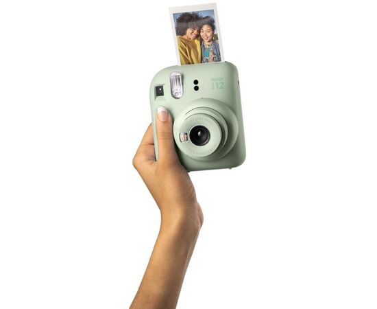 Камера моментальной печати Fujifilm INSTAX Mini 12 GREEN (16806119), изображение 6 Камера моментальной печати Fujifilm INSTAX Mini 12 GREEN (16806119), изображение 6