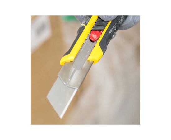 Нож монтажный Stanley FatMax, 25-мм сегментное лезвие L= 205 мм, вес 155 г. (FMHT10339-0), изображение 2 Нож монтажный Stanley FatMax, 25-мм сегментное лезвие L= 205 мм, вес 155 г. (FMHT10339-0), изображение 2