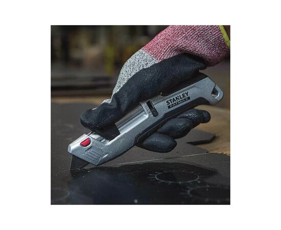 Нож монтажный Stanley Tri-Slide Premium безопасный с лезвиями (FMHT10367-0), изображение 4 Нож монтажный Stanley Tri-Slide Premium безопасный с лезвиями (FMHT10367-0), изображение 4