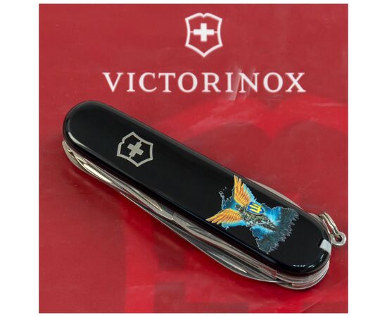 Нож Victorinox Huntsman Ukraine Black "Янгол ЗСУ" (1.3713.3_T1061u), изображение 2 Нож Victorinox Huntsman Ukraine Black "Янгол ЗСУ" (1.3713.3_T1061u), изображение 2