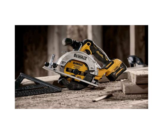 Дисковая пила DeWALT 12В XR Li-lon, бесщёточная, диск 140х20 мм, 2.2 кг, кейс TSTAK (без АКБ и ЗУ) (DCS512NT), изображение 5 Дисковая пила DeWALT 12В XR Li-lon, бесщёточная, диск 140х20 мм, 2.2 кг, кейс TSTAK (без АКБ и ЗУ) (DCS512NT), изображение 5