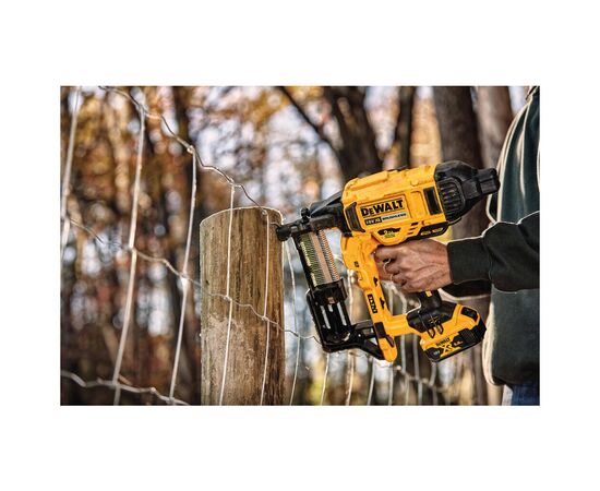 Степлер будівельний DeWALT 18В XR Li-Ion, діаметр/довжина скоби 4/50 мм (без АКБ та ЗП) (DCFS950N), зображення 9 Степлер будівельний DeWALT 18В XR Li-Ion, діаметр/довжина скоби 4/50 мм (без АКБ та ЗП) (DCFS950N), зображення 9