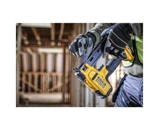 Степлер строительный DeWALT 18В XR, длина/ширина скобы 25/19.7 мм, 2xAh, кейс TSTAK (DCN701D2), изображение 10 Степлер строительный DeWALT 18В XR, длина/ширина скобы 25/19.7 мм, 2xAh, кейс TSTAK (DCN701D2), изображение 10