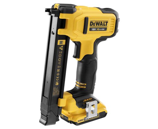 Степлер строительный DeWALT 18В XR, длина/ширина скобы 25/19.7 мм, 2xAh, кейс TSTAK (DCN701D2), изображение 2 Степлер строительный DeWALT 18В XR, длина/ширина скобы 25/19.7 мм, 2xAh, кейс TSTAK (DCN701D2), изображение 2