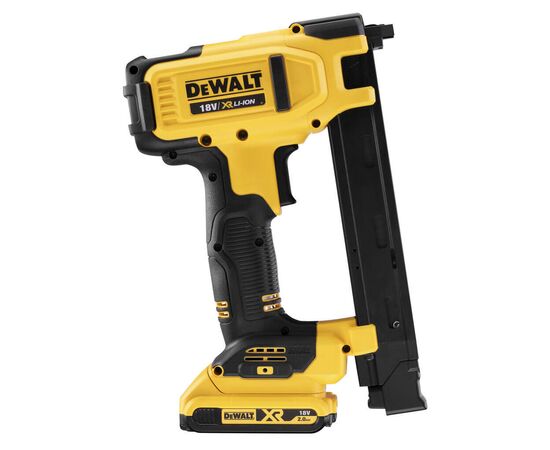 Степлер строительный DeWALT 18В XR, длина/ширина скобы 25/19.7 мм, 2xAh, кейс TSTAK (DCN701D2), изображение 4 Степлер строительный DeWALT 18В XR, длина/ширина скобы 25/19.7 мм, 2xAh, кейс TSTAK (DCN701D2), изображение 4
