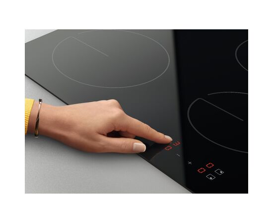 Варочная поверхность Zanussi ZHRN641K, изображение 7 Варочная поверхность Zanussi ZHRN641K, изображение 7