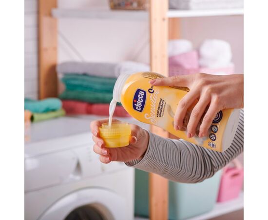 Кондиционер для белья Chicco Sensitive Tender Touch Детский смягчитель 750 мл (8058664122332), изображение 2 Кондиционер для белья Chicco Sensitive Tender Touch Детский смягчитель 750 мл (8058664122332), изображение 2