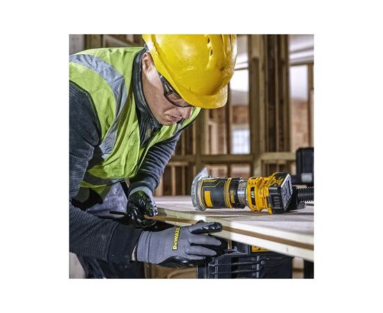 Фрезер DeWALT 18В XR Li-lon, бесщёточный, 16000-25500 об/мин, цанга 6-8 мм, (без АКБ и ЗУ) (DCW604N), изображение 3 Фрезер DeWALT 18В XR Li-lon, бесщёточный, 16000-25500 об/мин, цанга 6-8 мм, (без АКБ и ЗУ) (DCW604N), изображение 3