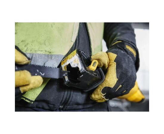 Сабельная пила DeWALT 1100 Вт, 0 - 2800 ход/мин, величина хода 29 мм, 3.5 кг, кейс (DWE305PK), изображение 10 Сабельная пила DeWALT 1100 Вт, 0 - 2800 ход/мин, величина хода 29 мм, 3.5 кг, кейс (DWE305PK), изображение 10