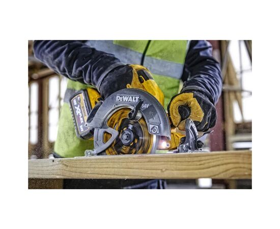 Дисковая пила DeWALT 54В XR FLEXVOLT Li-lon, диск 190х30 мм, 3.6 кг, кейс TSTAK (без АКБ и ЗУ) (DCS578NT), изображение 6 Дисковая пила DeWALT 54В XR FLEXVOLT Li-lon, диск 190х30 мм, 3.6 кг, кейс TSTAK (без АКБ и ЗУ) (DCS578NT), изображение 6