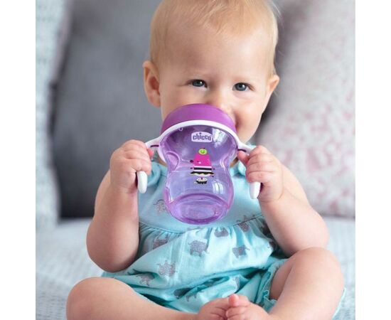 Поильник-непроливайка Chicco Training Cup от 6 месяцев 200 мл Фиолетовый (06921.10.04), изображение 2 Поильник-непроливайка Chicco Training Cup от 6 месяцев 200 мл Фиолетовый (06921.10.04), изображение 2