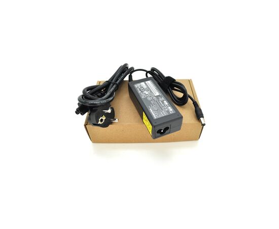 Блок питания к ноутбуку Merlion TOSHIBA 60W 15V 4A, 6.3*3.0 (26324 / LTO60/15-6,36*3,0)