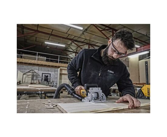 Фрезер DeWALT ламельный 600 Вт, 10000 об/мин, 3.0 кг, кейс (DW682K), изображение 5 Фрезер DeWALT ламельный 600 Вт, 10000 об/мин, 3.0 кг, кейс (DW682K), изображение 5