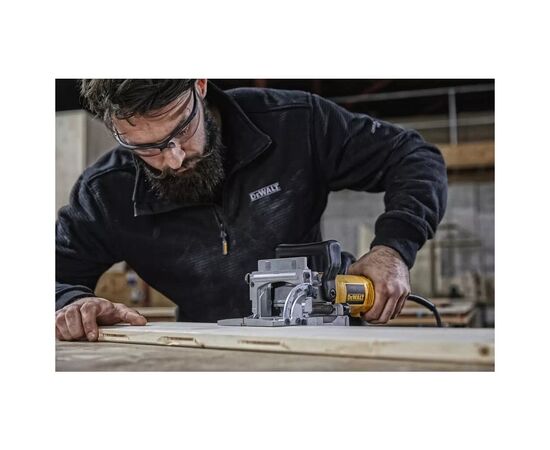 Фрезер DeWALT ламельный 600 Вт, 10000 об/мин, 3.0 кг, кейс (DW682K), изображение 6 Фрезер DeWALT ламельный 600 Вт, 10000 об/мин, 3.0 кг, кейс (DW682K), изображение 6