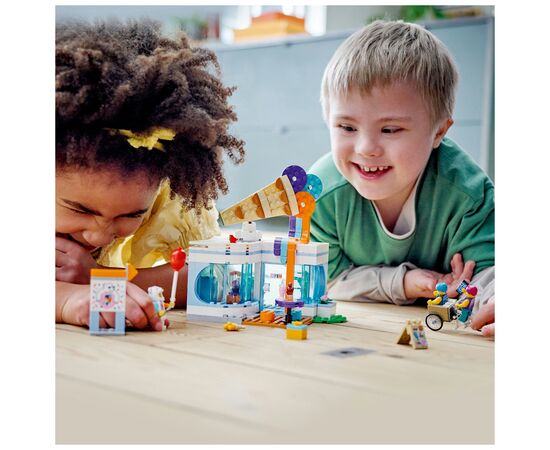 Конструктор LEGO City Магазин мороженого (60363), изображение 3