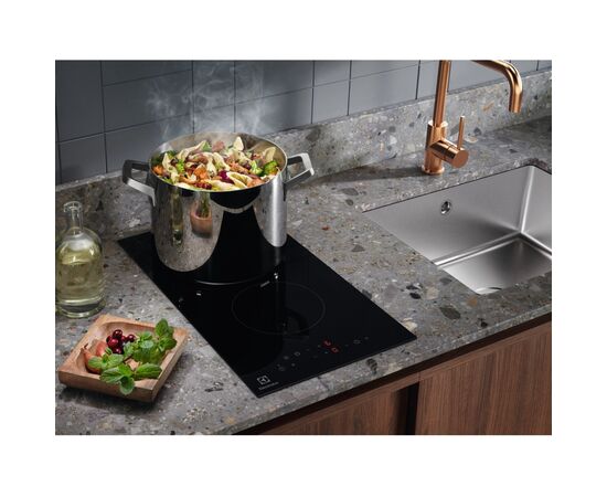 Варочная поверхность Electrolux LHR3233CK, изображение 3 Варочная поверхность Electrolux LHR3233CK, изображение 3