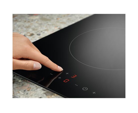 Варочная поверхность Electrolux LHR3233CK, изображение 7 Варочная поверхность Electrolux LHR3233CK, изображение 7
