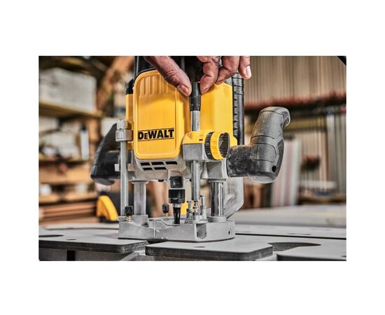 Фрезер DeWALT 2300 Вт, 9000 - 22000 об/мин, цанговый патрон 12 мм, 6.1 кг (DWE625), изображение 6 Фрезер DeWALT 2300 Вт, 9000 - 22000 об/мин, цанговый патрон 12 мм, 6.1 кг (DWE625), изображение 6