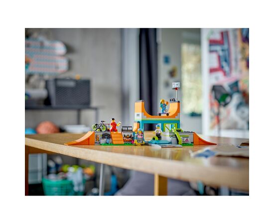 Конструктор LEGO City Уличный скейтпарк 454 деталей (60364), изображение 12 Конструктор LEGO City Уличный скейтпарк 454 деталей (60364), изображение 12