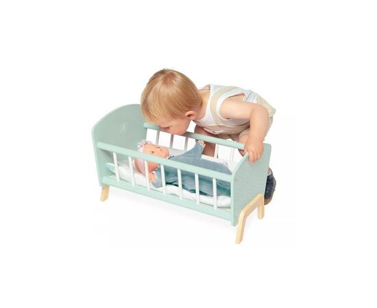 Игровой набор Janod Кроватка для куклы мятная (J05902), изображение 7 Игровой набор Janod Кроватка для куклы мятная (J05902), изображение 7