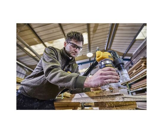 Фрезер DeWALT 900 Вт, 16000 - 27000 об/мин, цанга 8 мм, 4.4 кг (D26200), изображение 9 Фрезер DeWALT 900 Вт, 16000 - 27000 об/мин, цанга 8 мм, 4.4 кг (D26200), изображение 9