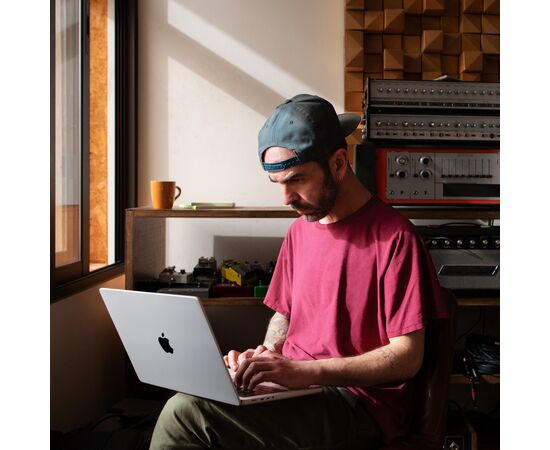 Ноутбук Apple MacBook Pro 16 M2 Pro A2780 Space Grey (Z174000MZ), зображення 8 Ноутбук Apple MacBook Pro 16 M2 Pro A2780 Space Grey (Z174000MZ), зображення 8