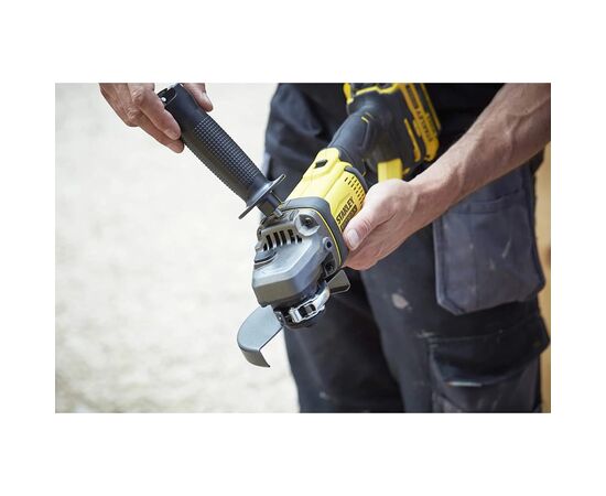 Шлифовальная машина Stanley FatMax, Li-Ion 18V, 2x4Ah, 9000 об/мин, d=125 мм, 2.66кг, кейс (SFMCG400M2K), изображение 7 Шлифовальная машина Stanley FatMax, Li-Ion 18V, 2x4Ah, 9000 об/мин, d=125 мм, 2.66кг, кейс (SFMCG400M2K), изображение 7