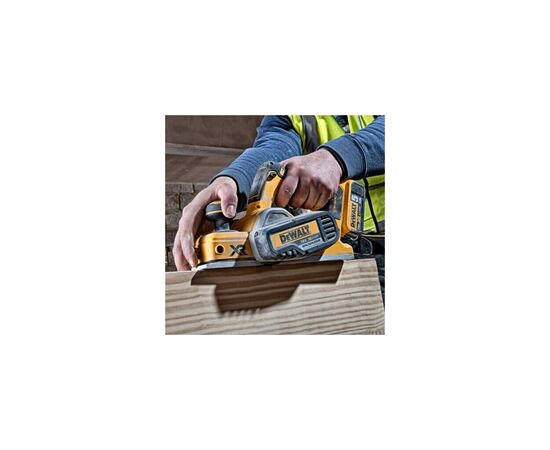 Электрорубанок DeWALT 18 В XR Li-lon, ширина 82 мм, 2*5Ah, кейс (DCP580P2), изображение 8 Электрорубанок DeWALT 18 В XR Li-lon, ширина 82 мм, 2*5Ah, кейс (DCP580P2), изображение 8