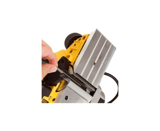 Электрорубанок DeWALT 1050 Вт, ширина 82 мм (D26500), изображение 5 Электрорубанок DeWALT 1050 Вт, ширина 82 мм (D26500), изображение 5
