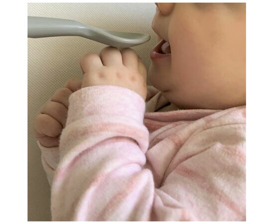 Набор детской посуды MinikOiOi Scooper - Pinky Pink силиконовая ложка (101140002), изображение 3 Набор детской посуды MinikOiOi Scooper - Pinky Pink силиконовая ложка (101140002), изображение 3