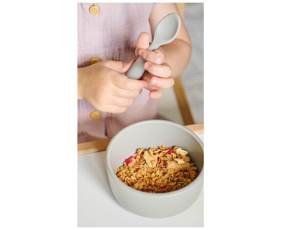 Тарелка детская MinikOiOi Bowl - Powder Grey (101080104), изображение 3 Тарелка детская MinikOiOi Bowl - Powder Grey (101080104), изображение 3