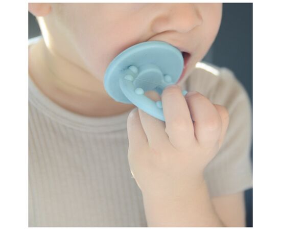 Пустышка MinikOiOi силиконовая 100% BASICS Gumy - Aqua Green, 3 м+ (101220001), изображение 2 Пустышка MinikOiOi силиконовая 100% BASICS Gumy - Aqua Green, 3 м+ (101220001), изображение 2