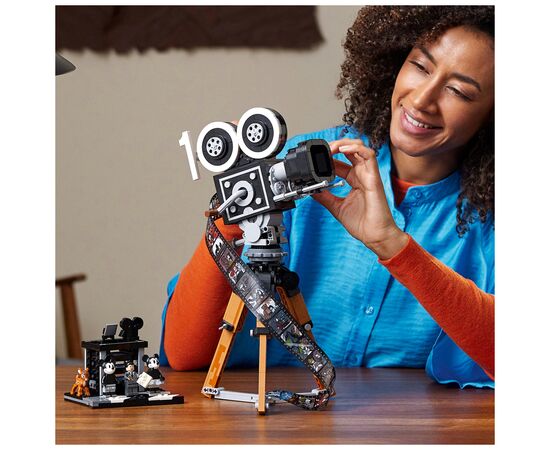 Конструктор LEGO Disney Камера вшанування Волта Діснея 811 деталей (43230), зображення 3