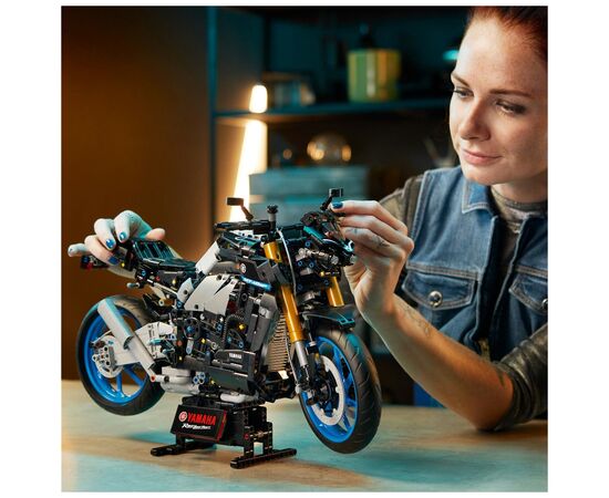 Конструктор LEGO Technic Yamaha MT-10 SP 1478 деталей (42159), зображення 3 Конструктор LEGO Technic Yamaha MT-10 SP 1478 деталей (42159), зображення 3