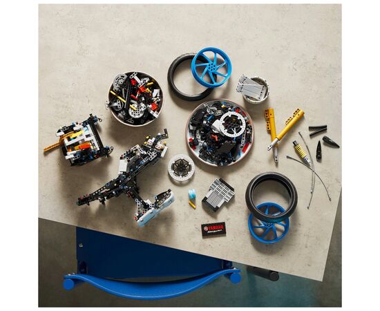 Конструктор LEGO Technic Yamaha MT-10 SP 1478 деталей (42159), зображення 4 Конструктор LEGO Technic Yamaha MT-10 SP 1478 деталей (42159), зображення 4