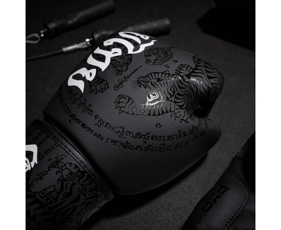 Боксерские перчатки Phantom Muay Thai Black 14oz (PHBG2329-14), изображение 4 Боксерские перчатки Phantom Muay Thai Black 14oz (PHBG2329-14), изображение 4
