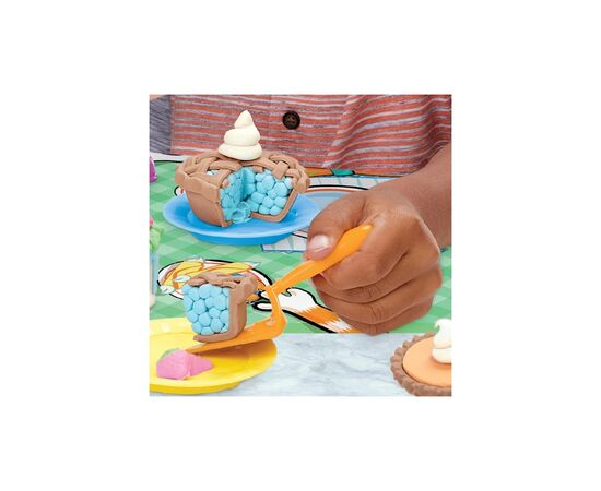 Набор для творчества Hasbro Play-Doh Sweet Cakes Playset (F2773), изображение 3 Набор для творчества Hasbro Play-Doh Sweet Cakes Playset (F2773), изображение 3